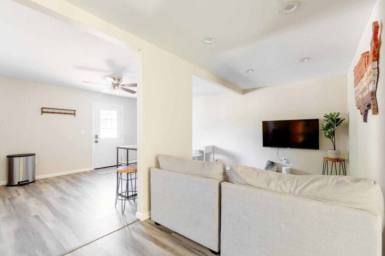 Beautiful Spacious Guest Home Розвилл Экстерьер фото